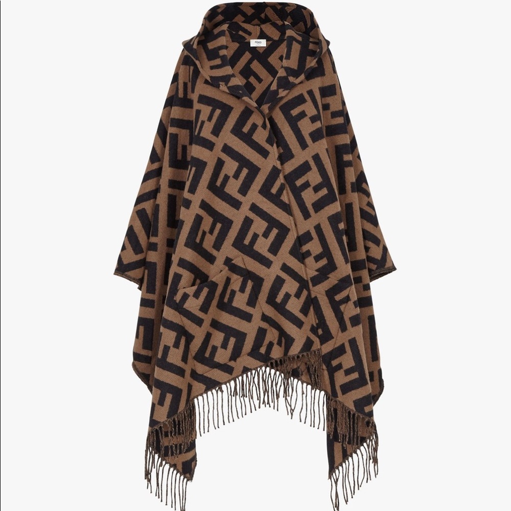 FENDI Poncho
Brown cashmere